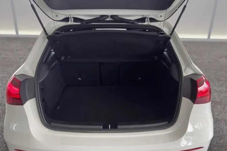 Mercedes-Benz A 180 din 2024 cu 13.182 km - oferta MER170404 - foto 7