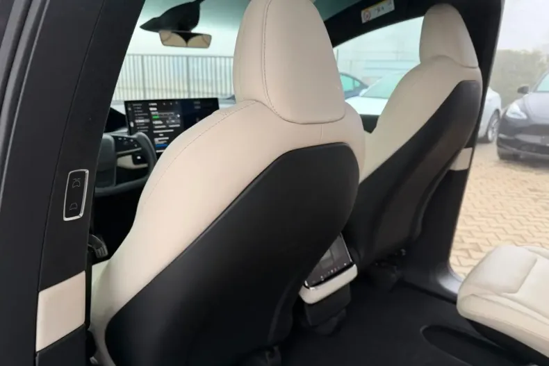 Tesla Model X din 2023 cu 52.005 km - oferta TES170405 - foto 15