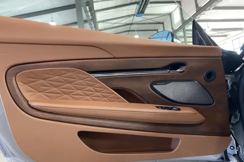 Aston Martin DB12 din 2024 cu 3.900 km - oferta AST170409 - foto 10