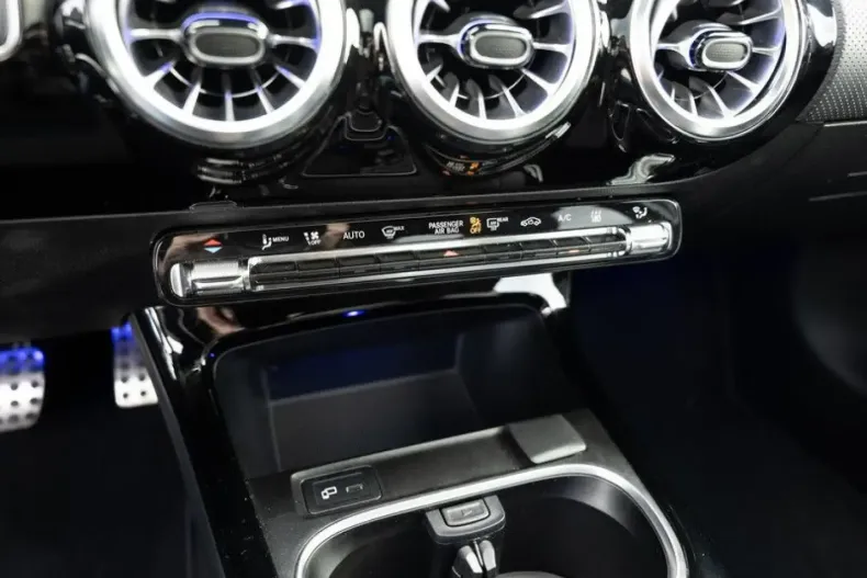 Mercedes-Benz A 250 din 2022 cu 38.390 km - oferta MER170420 - foto 13