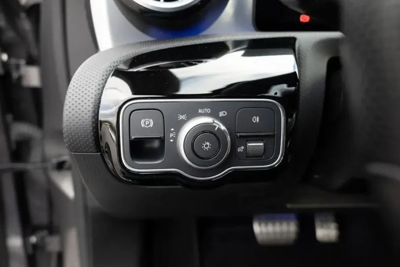 Mercedes-Benz A 250 din 2022 cu 38.390 km - oferta MER170420 - foto 18