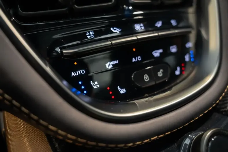 Aston Martin DBX din 2023 cu 26.335 km - oferta AST170421 - foto 30