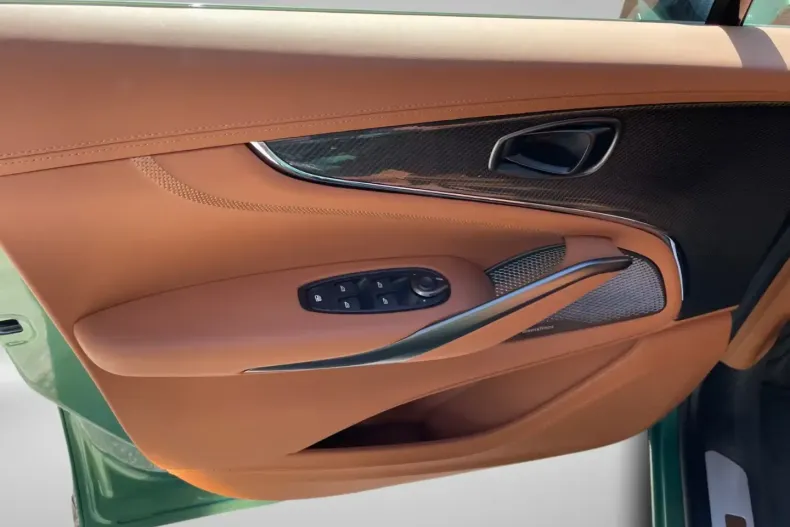 Aston Martin DBX din 2025 cu 6.000 km - oferta AST170422 - foto 19