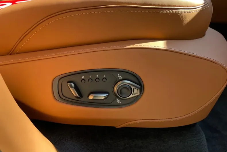 Aston Martin DBX din 2025 cu 6.000 km - oferta AST170422 - foto 28