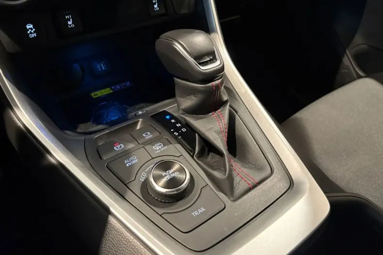 Toyota RAV4 din 2023 cu 70.605 km - oferta TOY170428 - foto 27