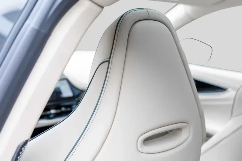 Aston Martin DBX din 2025 cu 50 km - oferta AST170432 - foto 17