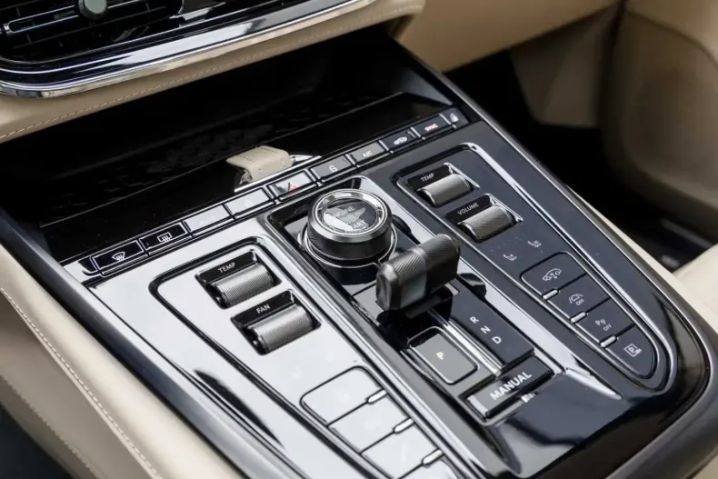 Aston Martin DBX din 2025 cu 50 km - oferta AST170432 - foto 22