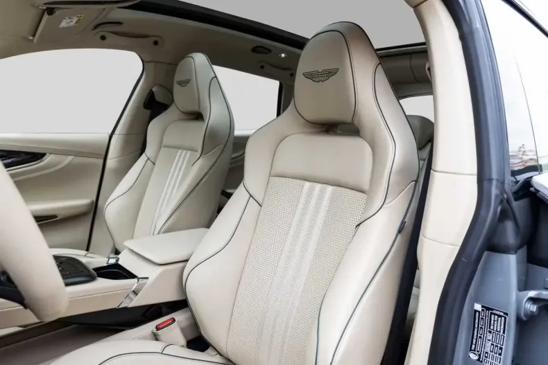 Aston Martin DBX din 2025 cu 50 km - oferta AST170432 - foto 28