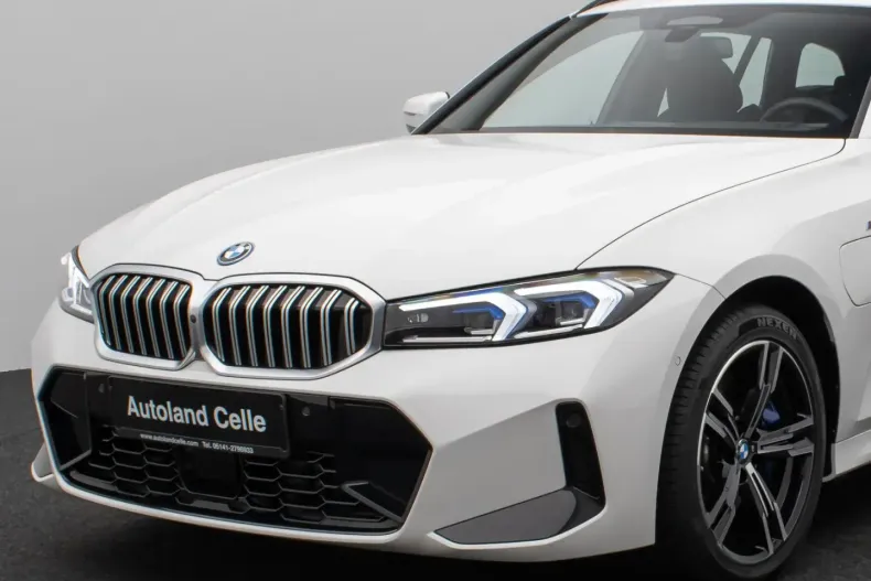 BMW 330 din 2025 cu 3.100 km - oferta BMW170435 - foto 17