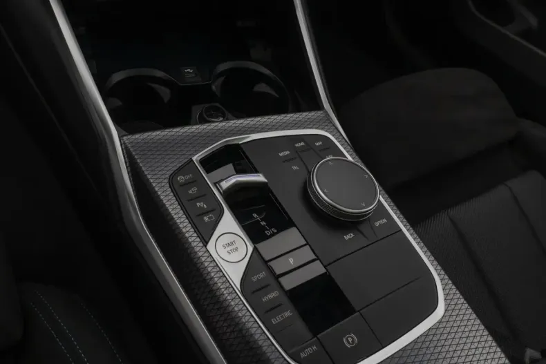 BMW 330 din 2025 cu 3.100 km - oferta BMW170435 - foto 23