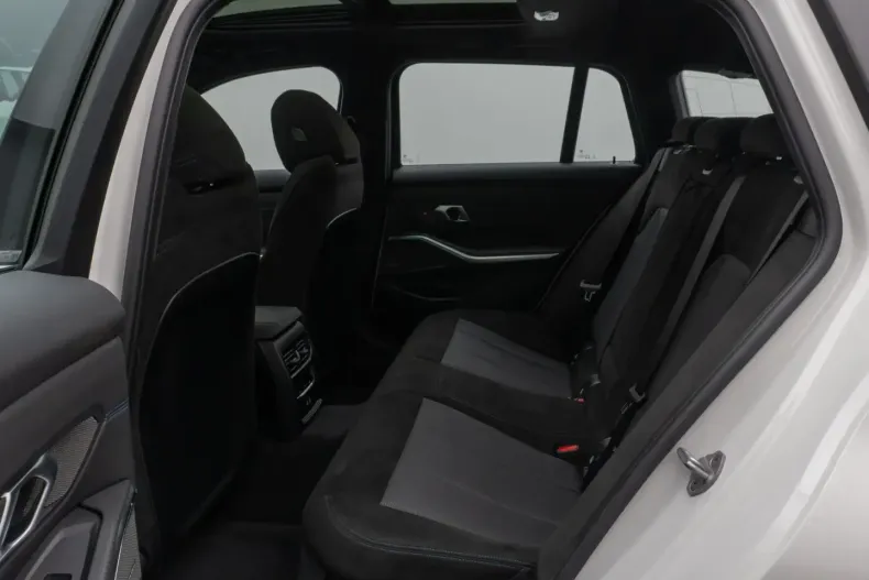 BMW 330 din 2025 cu 3.100 km - oferta BMW170435 - foto 26