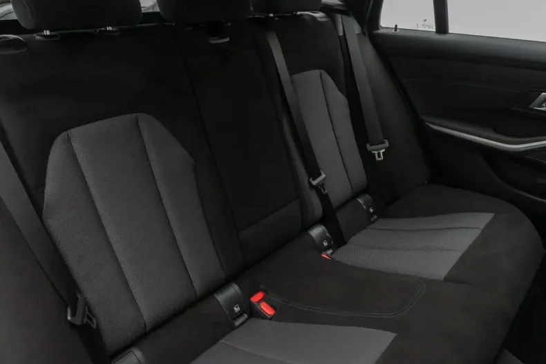 BMW 330 din 2025 cu 3.100 km - oferta BMW170435 - foto 29