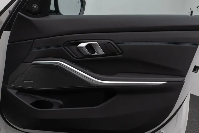 BMW 330 din 2025 cu 3.100 km - oferta BMW170435 - foto 33