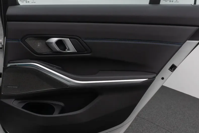 BMW 330 din 2025 cu 3.100 km - oferta BMW170435 - foto 34