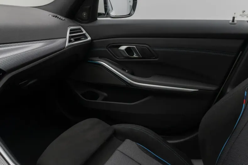 BMW 330 din 2025 cu 3.100 km - oferta BMW170435 - foto 35