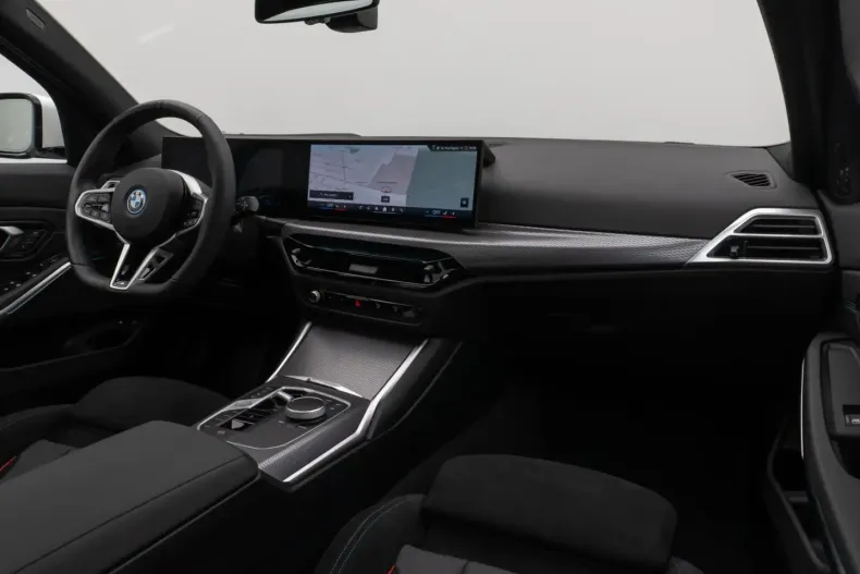 BMW 330 din 2025 cu 3.100 km - oferta BMW170435 - foto 43