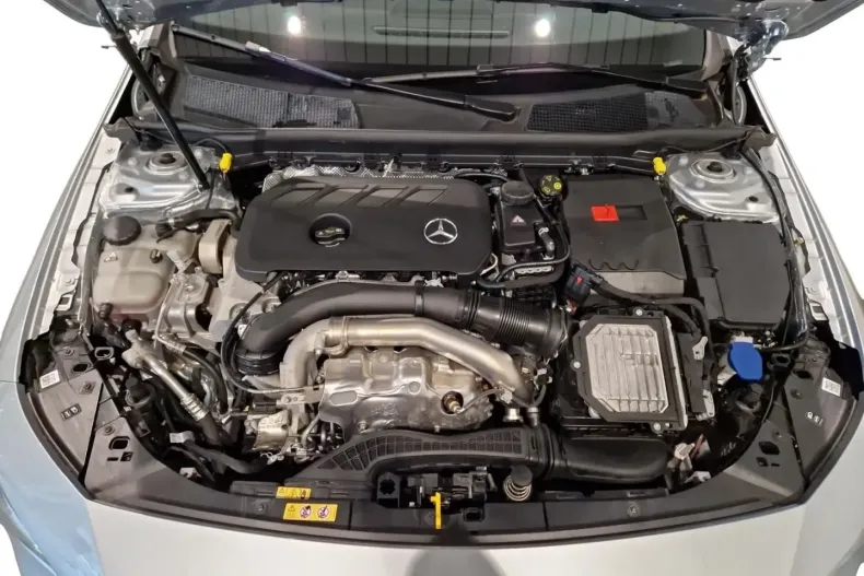 Mercedes-Benz CLA 250 din 2024 cu 4.705 km - oferta MER170451 - foto 7