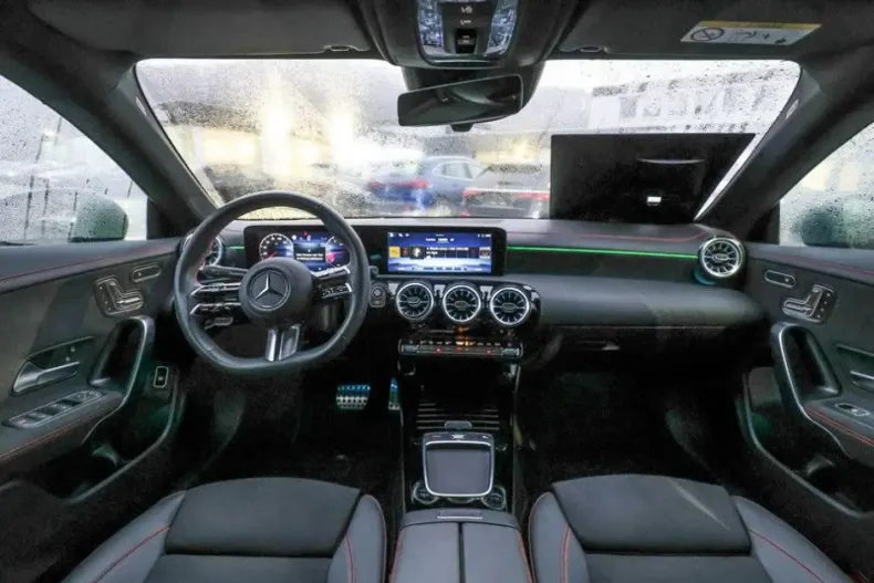 Mercedes-Benz CLA 250 din 2024 cu 14.800 km - oferta MER170452 - foto 6