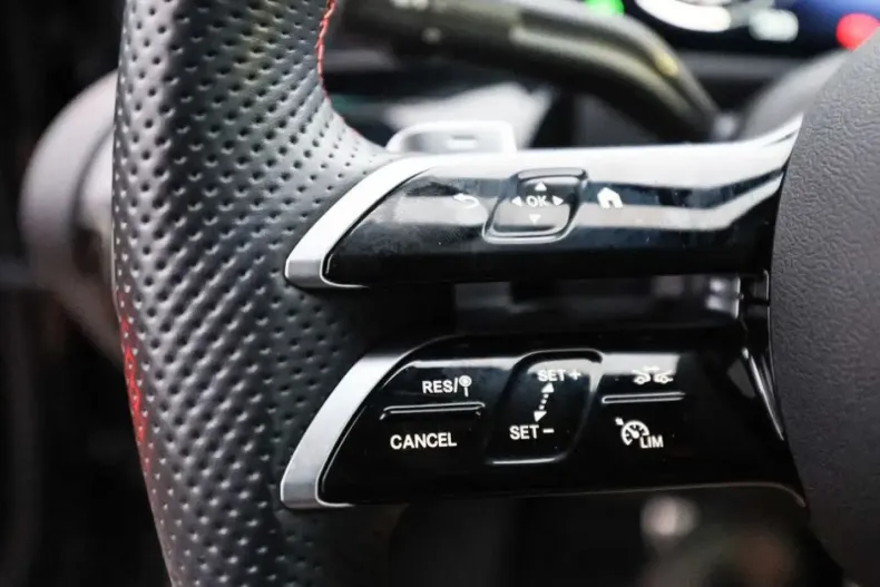 Mercedes-Benz CLA 250 din 2024 cu 14.800 km - oferta MER170452 - foto 17