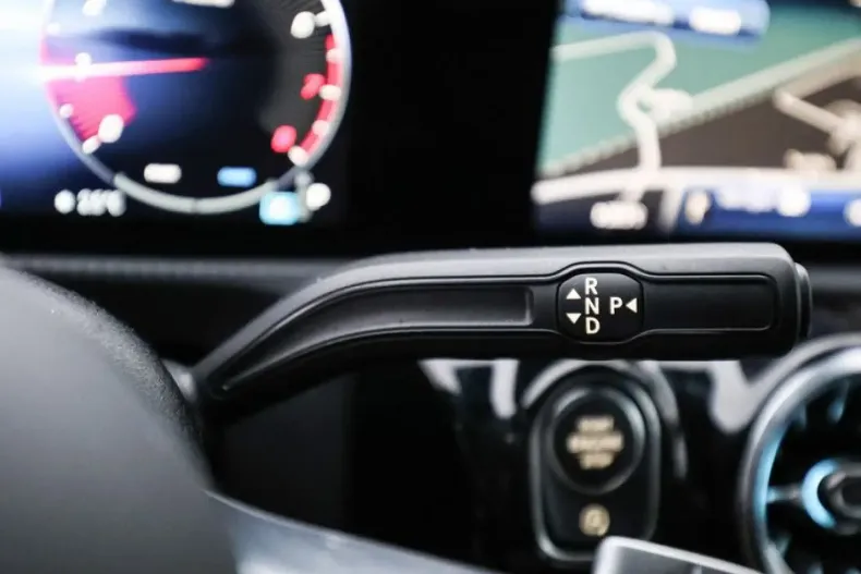 Mercedes-Benz CLA 250 din 2024 cu 14.800 km - oferta MER170452 - foto 18