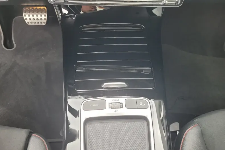 Mercedes-Benz CLA 250 din 2024 cu 7.237 km - oferta MER170454 - foto 13