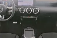 Mercedes-Benz CLA 250 din 2024 cu 15.216 km - oferta MER170455 - foto 4