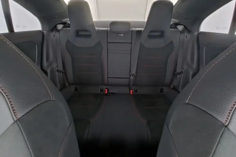 Mercedes-Benz CLA 250 din 2024 cu 15.216 km - oferta MER170455 - foto 7