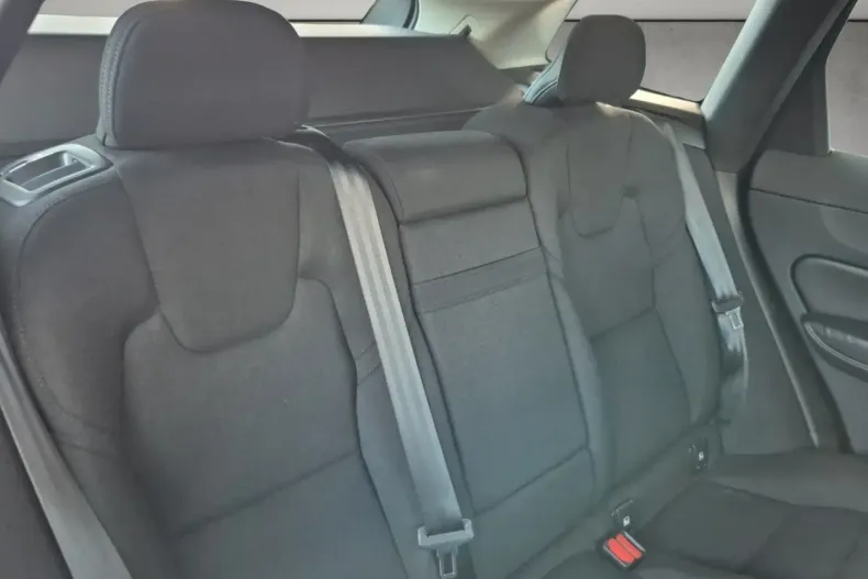 Volvo XC60 din 2021 cu 91.595 km - oferta VOL170457 - foto 17