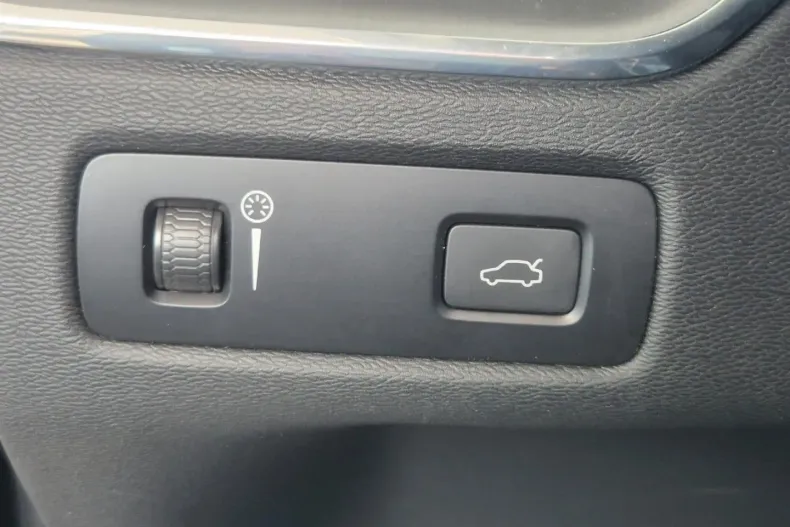 Volvo XC60 din 2021 cu 91.595 km - oferta VOL170457 - foto 27