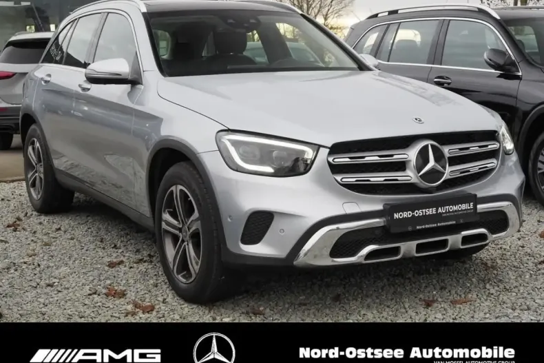 Mercedes-Benz GLC 200 din 2021 cu 107.514 km - oferta MER170458 - foto 1