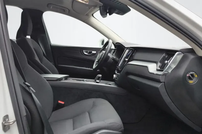 Volvo XC60 din 2022 cu 77.980 km - oferta VOL170459 - foto 9