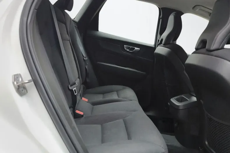 Volvo XC60 din 2022 cu 77.980 km - oferta VOL170459 - foto 11