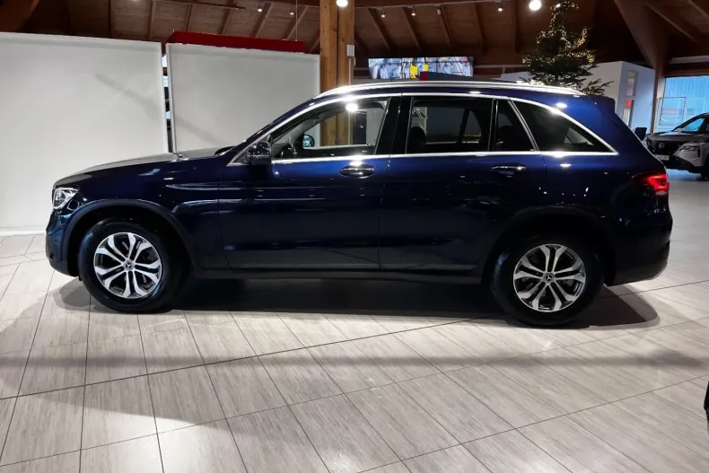 Mercedes-Benz GLC 200 din 2021 cu 65.065 km - oferta MER170461 - foto 4