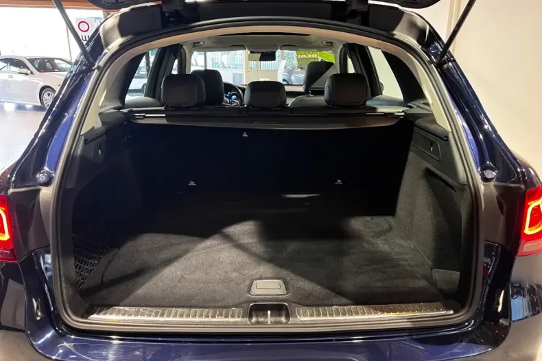 Mercedes-Benz GLC 200 din 2021 cu 65.065 km - oferta MER170461 - foto 7