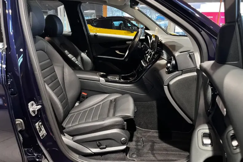 Mercedes-Benz GLC 200 din 2021 cu 65.065 km - oferta MER170461 - foto 13