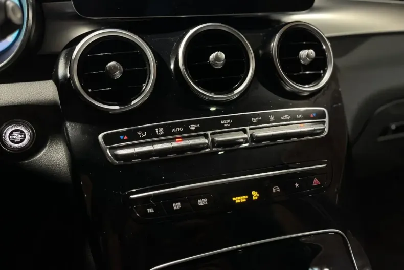 Mercedes-Benz GLC 200 din 2021 cu 65.065 km - oferta MER170461 - foto 18