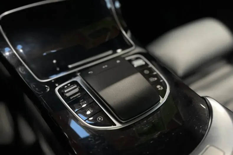 Mercedes-Benz GLC 200 din 2021 cu 65.065 km - oferta MER170461 - foto 19