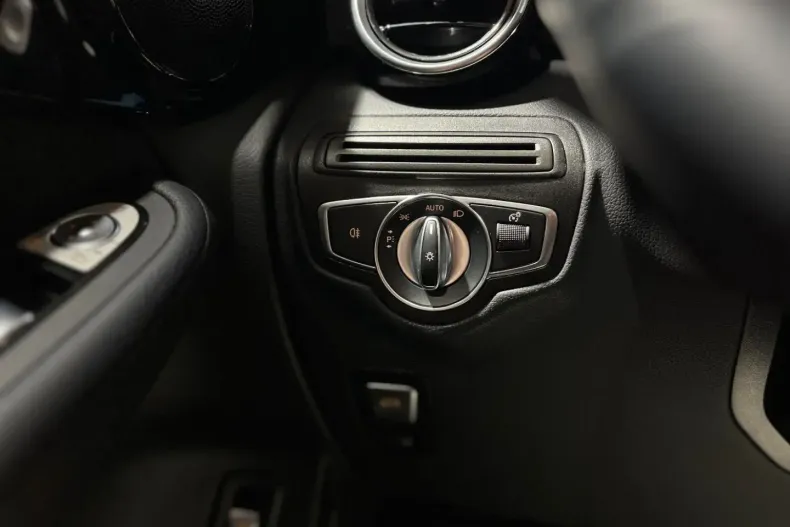 Mercedes-Benz GLC 200 din 2021 cu 65.065 km - oferta MER170461 - foto 23