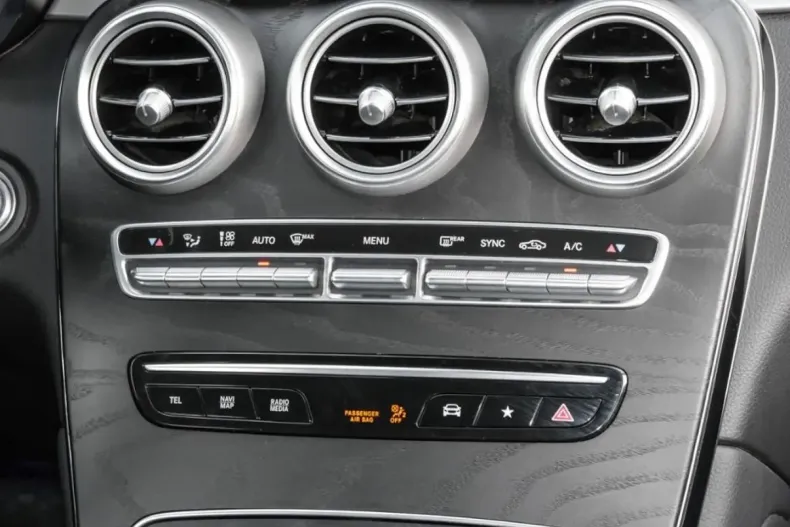 Mercedes-Benz GLC 200 din 2021 cu 44.722 km - oferta MER170462 - foto 8