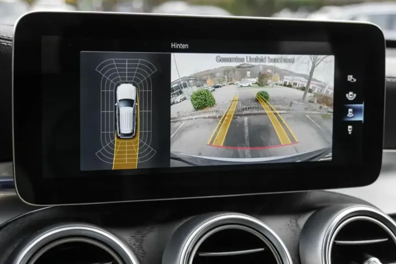 Mercedes-Benz GLC 200 din 2021 cu 44.722 km - oferta MER170462 - foto 11