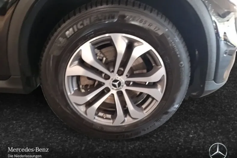 Mercedes-Benz GLC 200 din 2021 cu 53.748 km - oferta MER170463 - foto 4