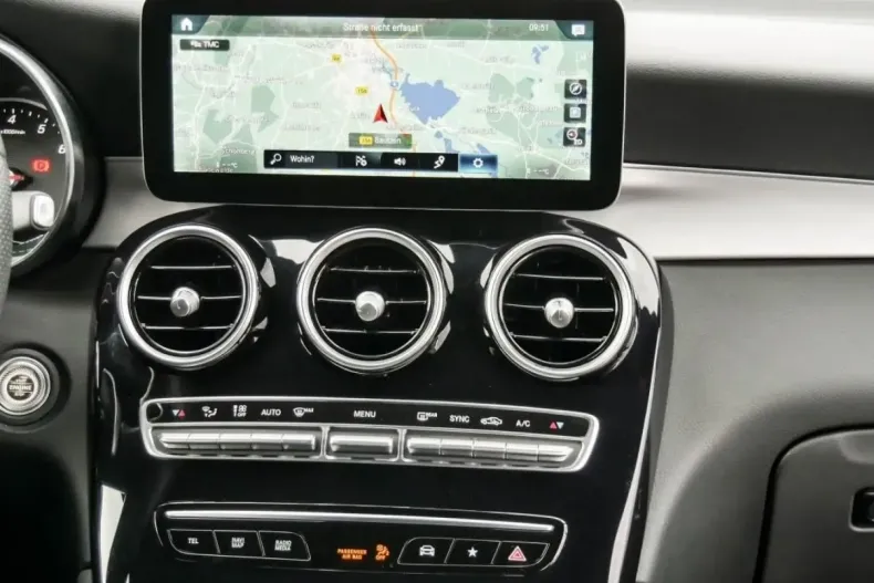 Mercedes-Benz GLC 200 din 2021 cu 55.366 km - oferta MER170465 - foto 7