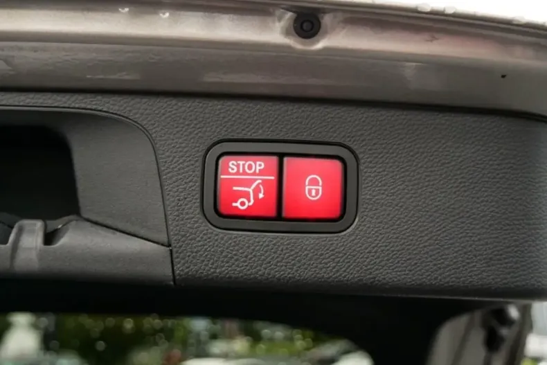 Mercedes-Benz GLC 200 din 2021 cu 55.366 km - oferta MER170465 - foto 15