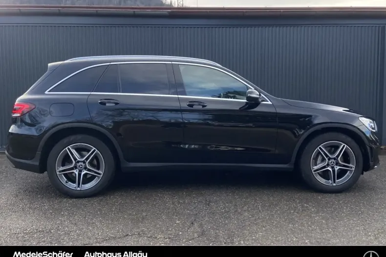 Mercedes-Benz GLC 200 din 2022 cu 64.910 km - oferta MER170466 - foto 4