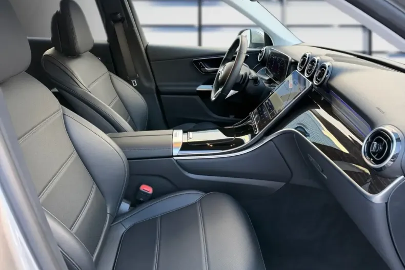 Mercedes-Benz GLC 200 din 2023 cu 13.447 km - oferta MER170468 - foto 12