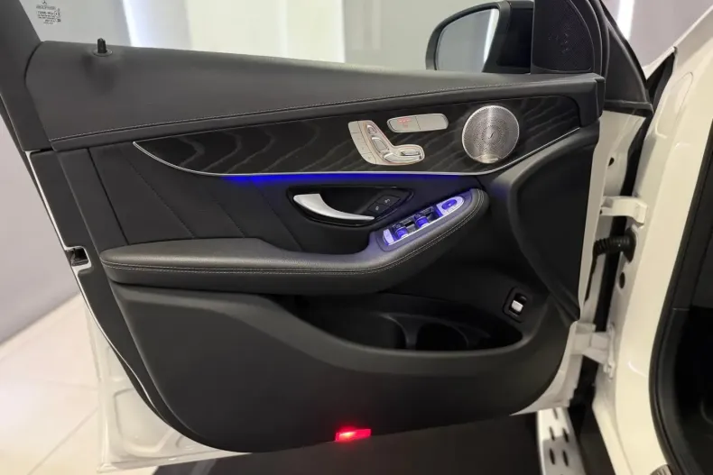 Mercedes-Benz GLC 200 din 2021 cu 87.847 km - oferta MER170470 - foto 11