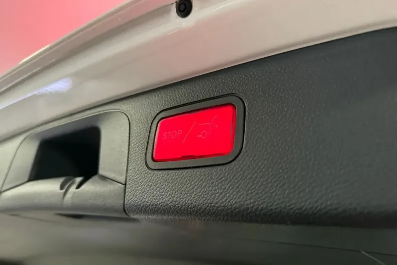 Mercedes-Benz GLC 200 din 2021 cu 87.847 km - oferta MER170470 - foto 32