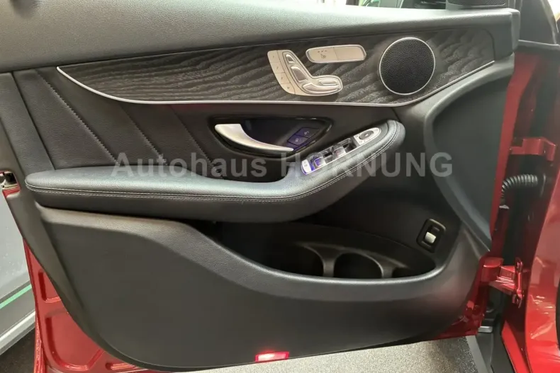 Mercedes-Benz GLC 200 din 2022 cu 30.515 km - oferta MER170471 - foto 5