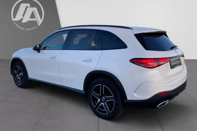 Mercedes-Benz GLC 200 din 2022 cu 61.990 km - oferta MER170472 - foto 4