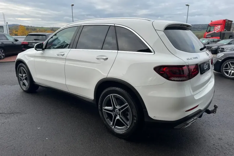 Mercedes-Benz GLC 200 din 2022 cu 52.700 km - oferta MER170473 - foto 3